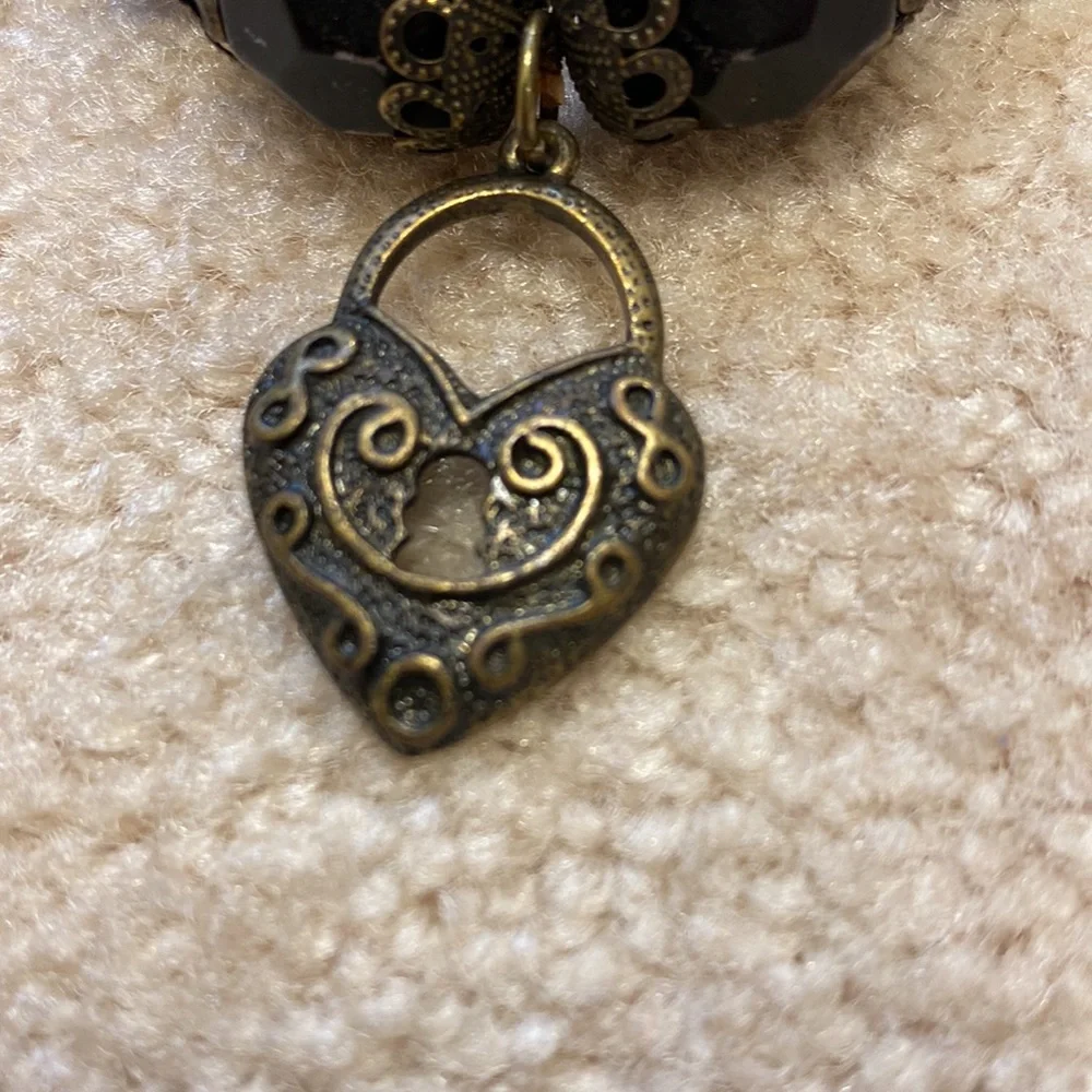 Brown beaded stretchy bracelet for women with heart lock